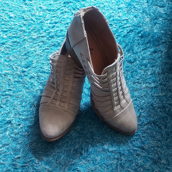 Low cut booties - Picture 2 of 6